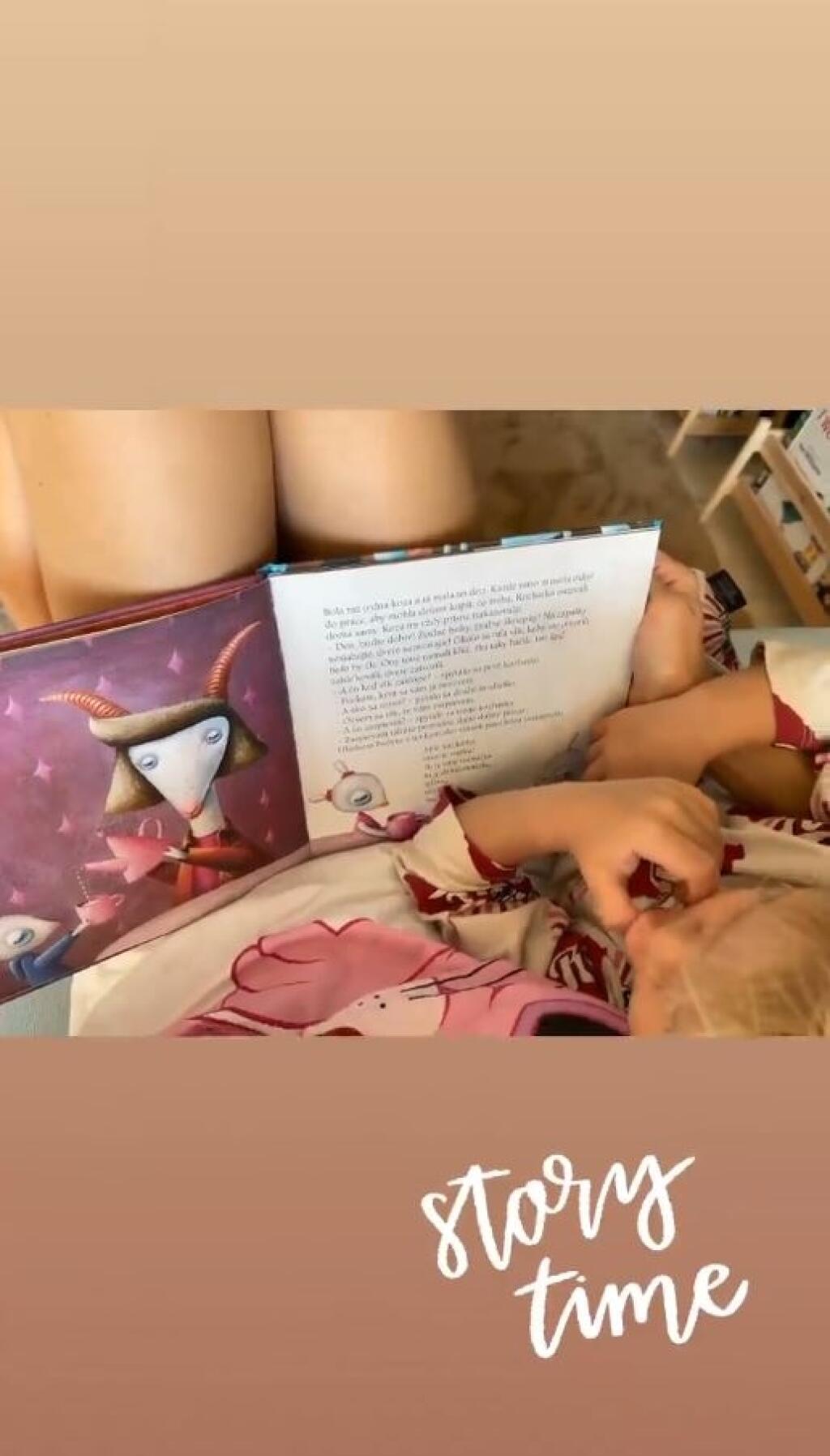 Katarína Saganová nie je príliš aktívna na sociálnych sieťach. Počas dní, keď Peter bojoval o víťazstvo na Okolo Slovenska, pridala na instagram záber z čítania rozprávky synovi Marlonovi.