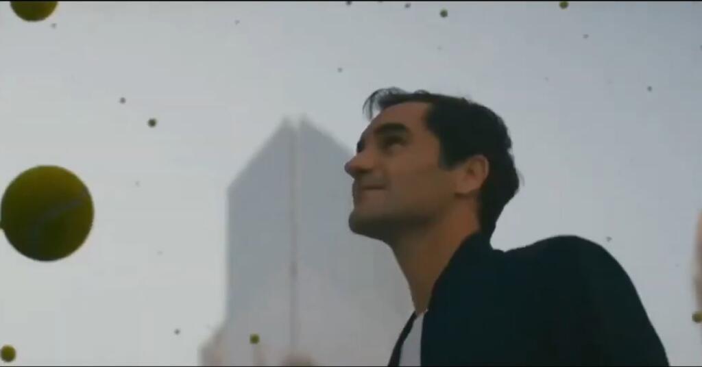 Federer je najnovšie hlavnou hviezdou novej reklamy Mercedesu, ktorá už uzrela svetlo sveta. Na natáčaní nechýbala ani slovenská manželka Mirka.