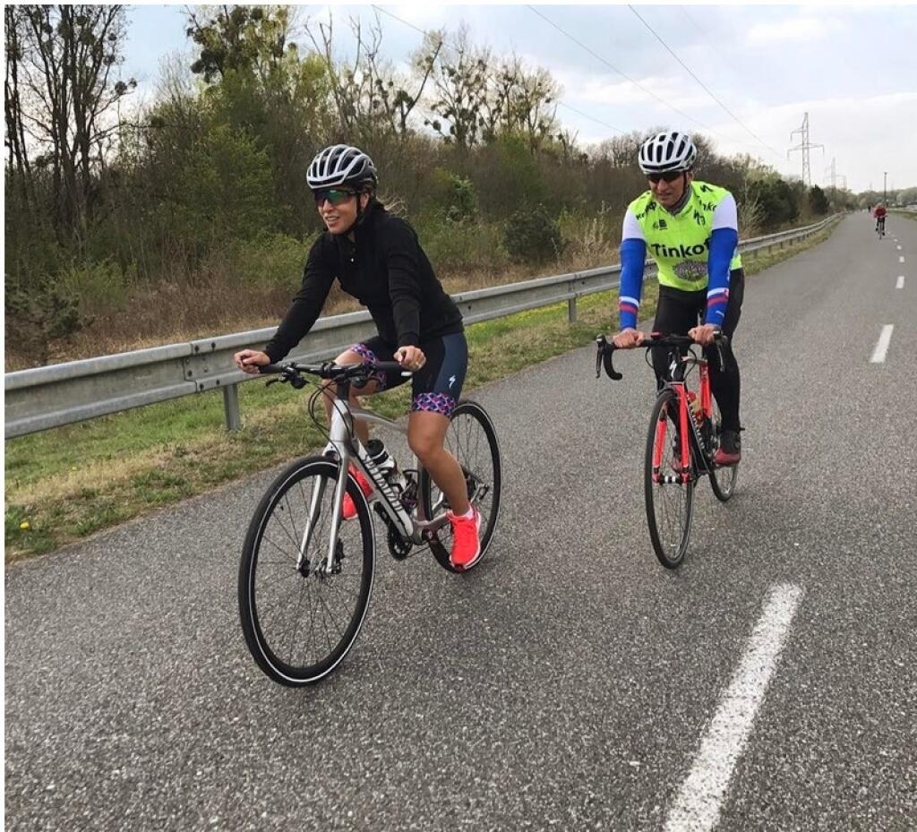 „Zamerali sme sa na komfortnú jazdu, jej bicykel môže mať hodnotu okolo 4 000 eur. Taktiež dostal bicykel jej tréner aj manžel,“ prezradil na margo darovaných bicyklov majiteľ cyklistickej predajne v Dolnom Kubíne Michal Škvarka.