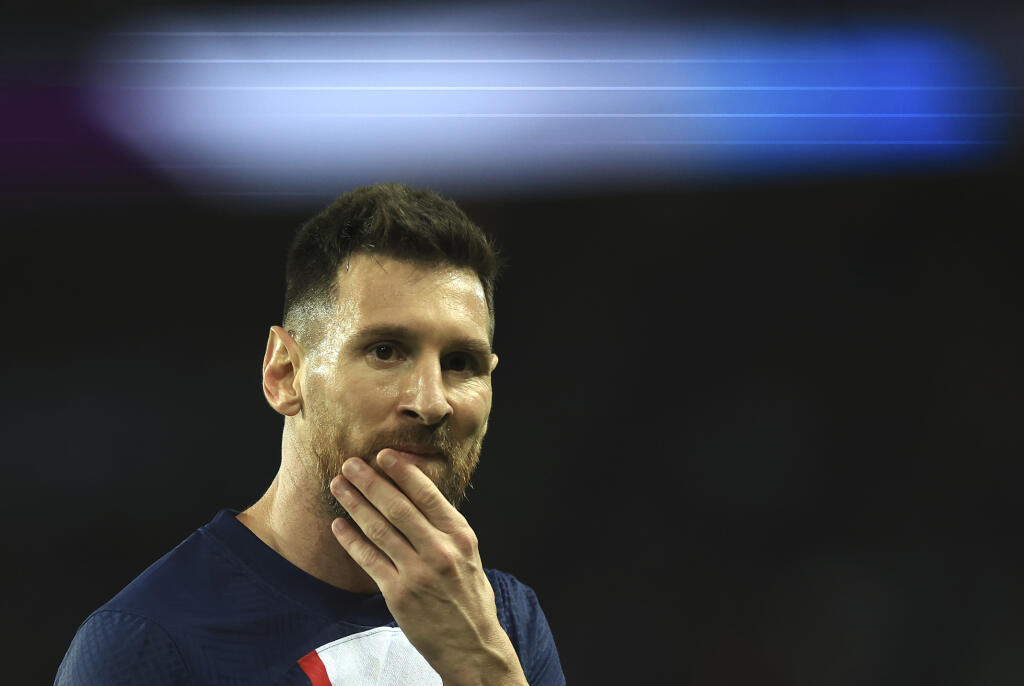 Messi sa v aktuálnej sezóne v drese PSG solídne rozstrieľal, no Francúzom prekáža, že príliš často sedí vo svojom lietadle a labzuje po svete.