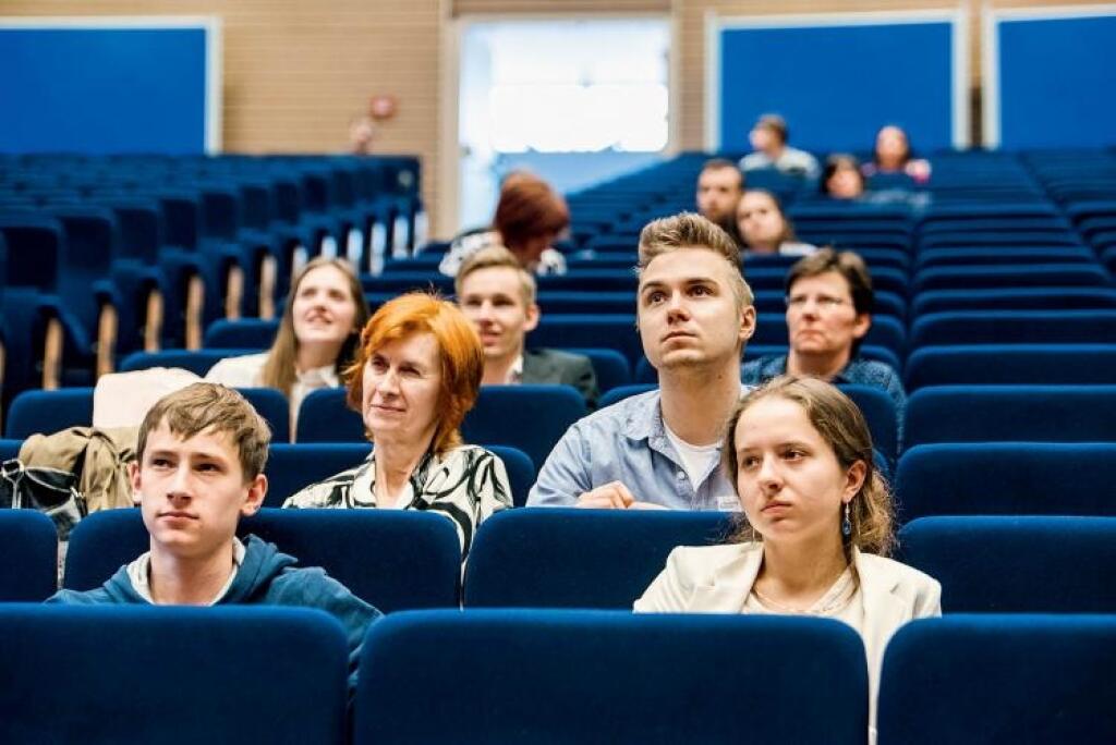 Top stredoškoláci v ekonómii: Chcú Slovensku lepšie rozumieť