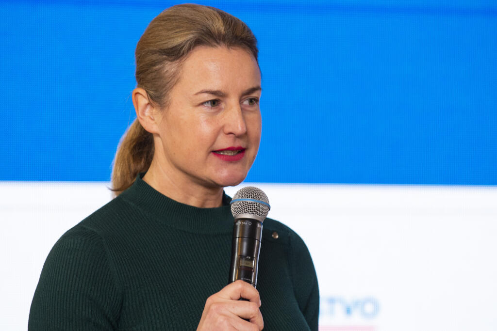 Na snímke zľava dočasne poverená ministerka kultúry SR Natália Milanová (OĽaNO) počas príhovoru v rámci otvorenia medzinárodnej konferencie o slobode médií Media Freedom 20. februára 2023 v Bratislave. FOTO TASR - Jakub Kotian