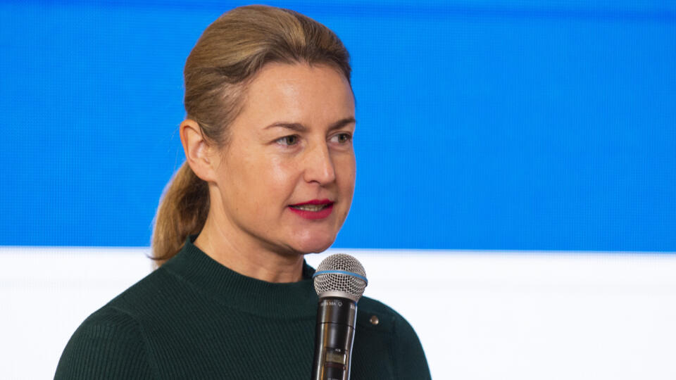 Na snímke zľava dočasne poverená ministerka kultúry SR Natália Milanová (OĽaNO) počas príhovoru v rámci otvorenia medzinárodnej konferencie o slobode médií Media Freedom 20. februára 2023 v Bratislave. FOTO TASR - Jakub Kotian