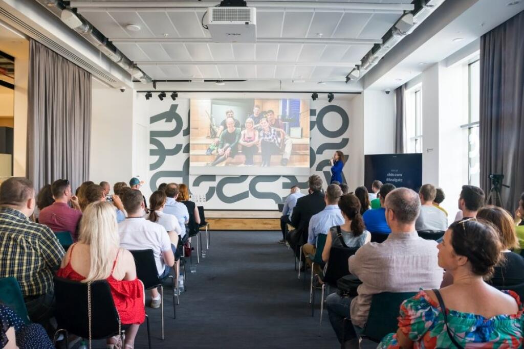 pr_HubHub_01