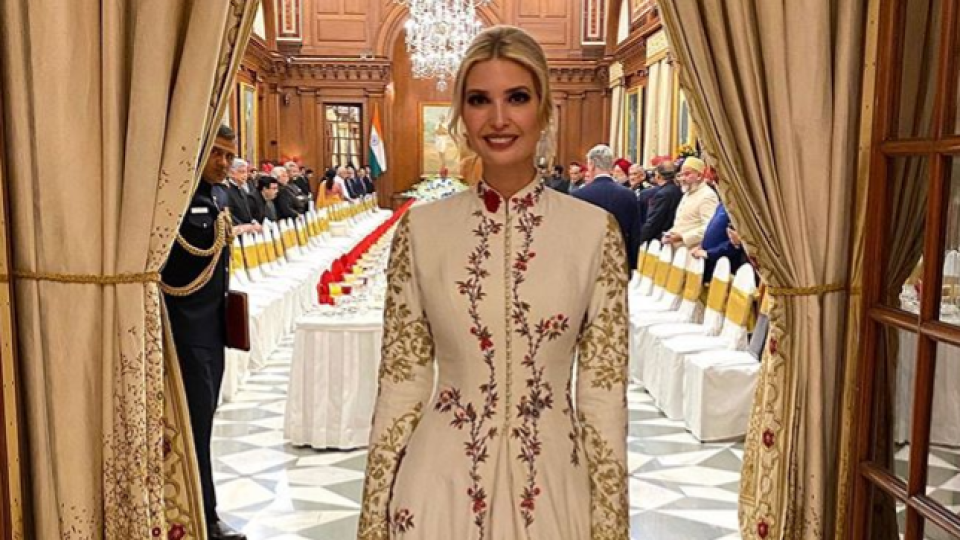 Ivanka Trump mala počas slávnostnej recepcie oblečené krásne biele šaty.