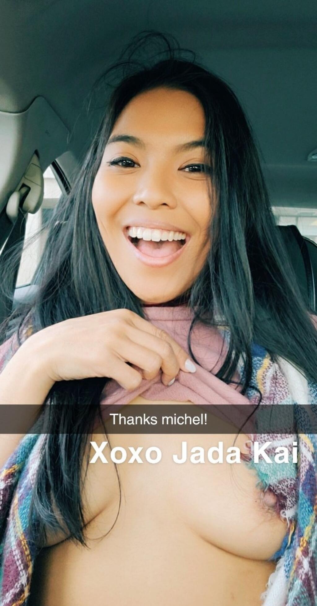 Sexi Jada Kai je poriadne odvážna aj na sociálnych sieťach. Aj takto sa predvádza.