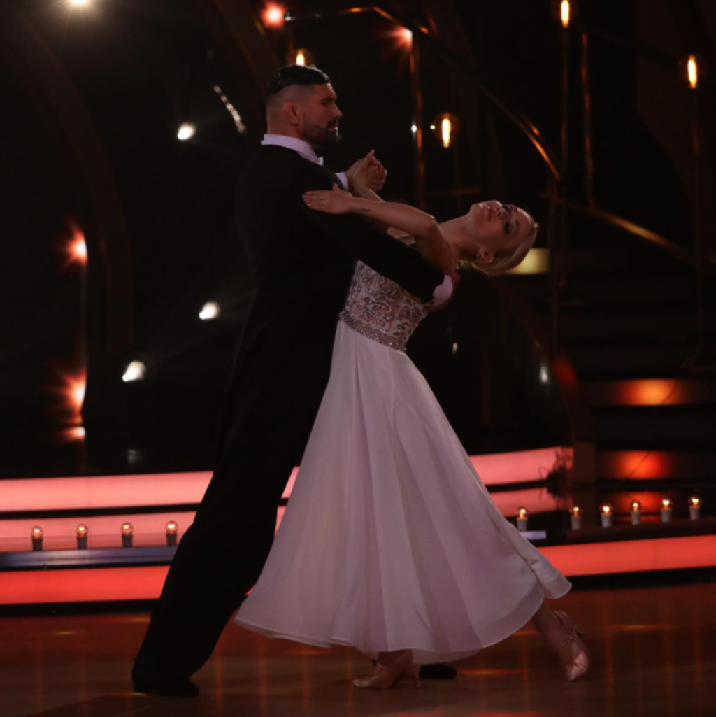Účinkuje v reklamách a mnoho firiem chce, aby bol ich hlavnou tvárou. Navyše, stihol ešte účinkovať v spomínanom Let’s Dance.