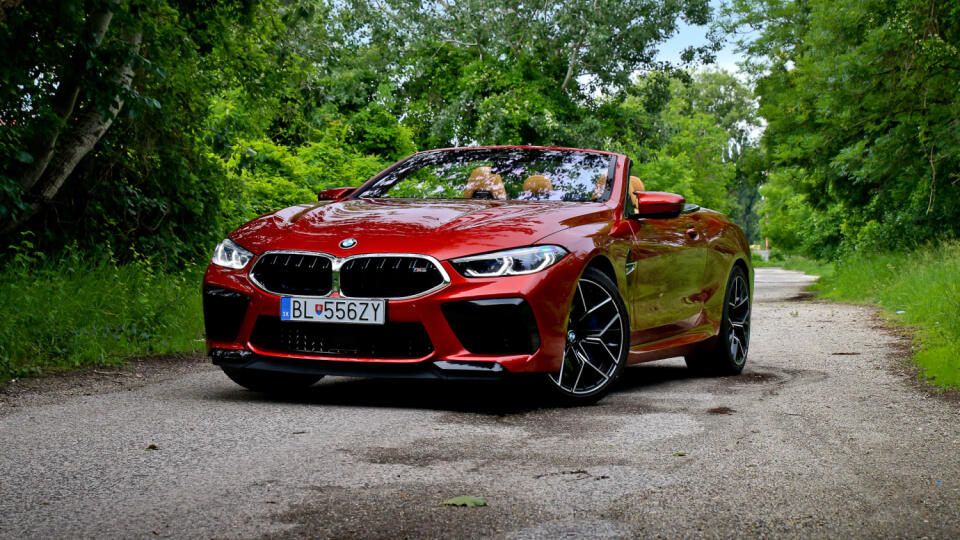 BMW M8 Cabrio.