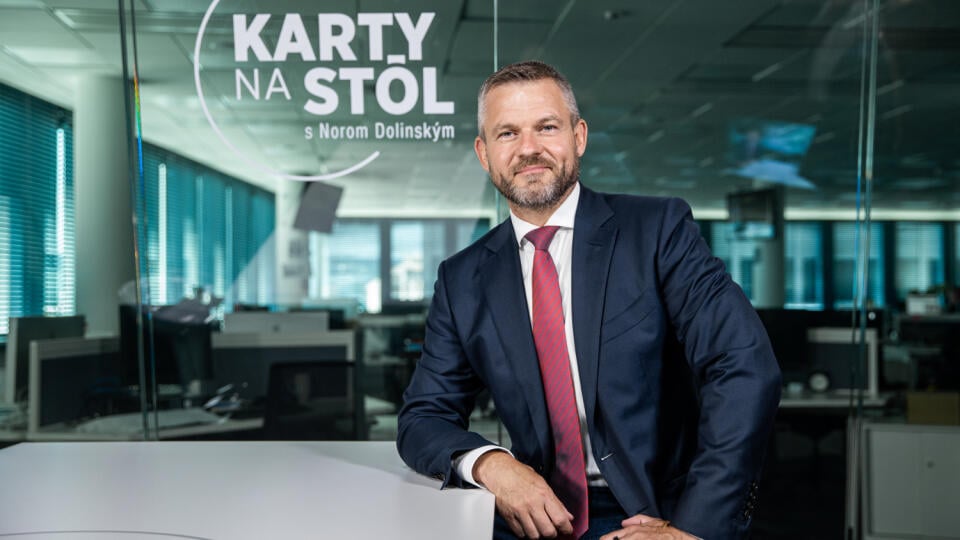 Expremiér a líder strany Hlas Peter Pellegrini si so svojimi kolegami zaspomínal na SNP. Na snímke je Pellegrini počas diskusnej relácie „Karty na stôl“.