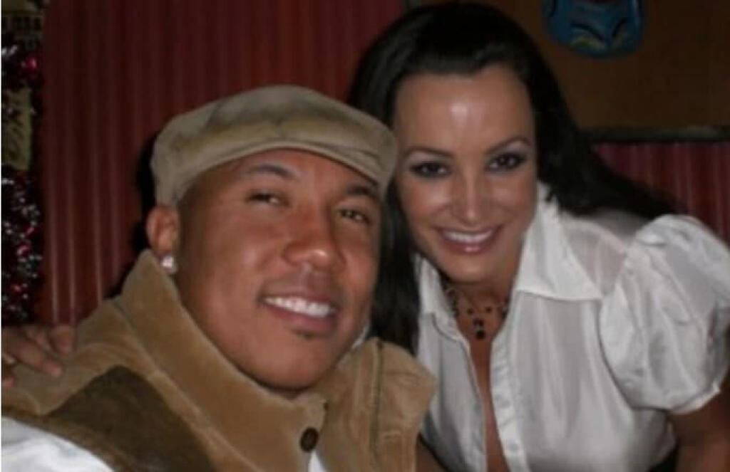 Medzi prvými spadol pornohviezde Lise Ann do lona hráč amerického futbalu Hines Ward.