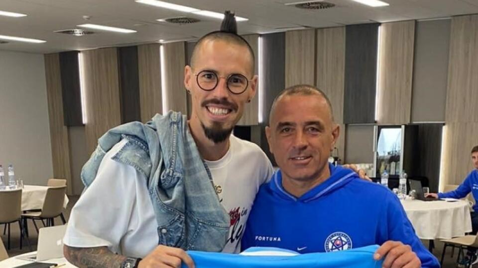 Tréner našej futbalovej reprezentácie Francesco Calzona prezradil, že si Hamšíka vie predstaviť vo svojom realizačnom tíme.
