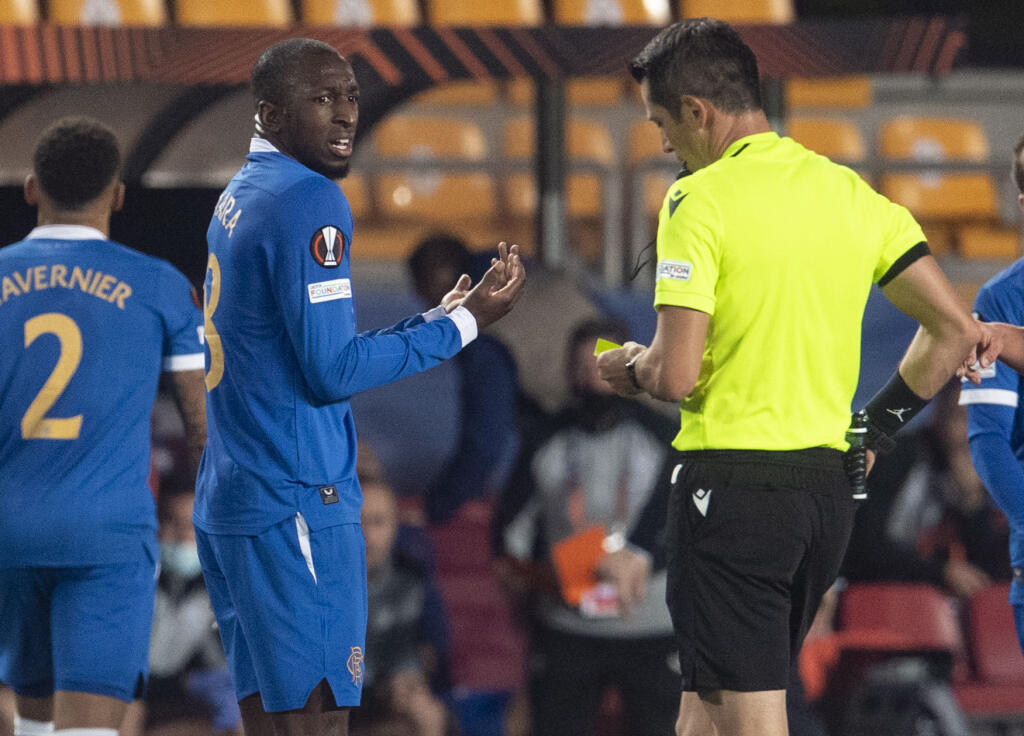Glen Kamara zápas proti Sparte nedohral, bol vylúčený.
