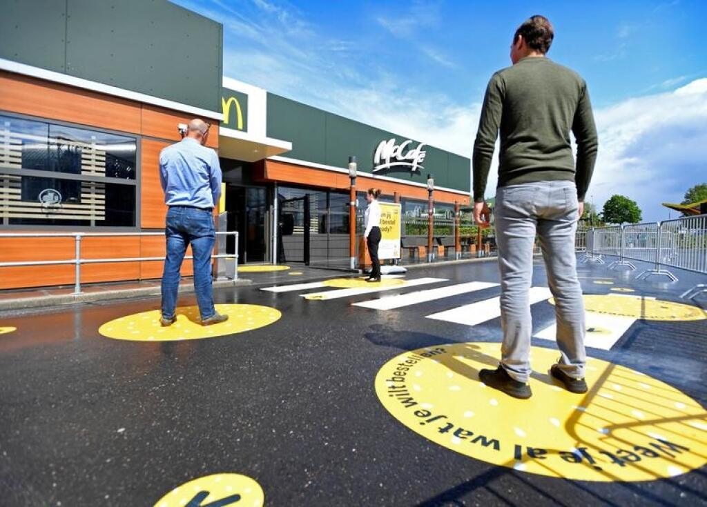 Nový koncept reštaurácie McDonald's, ktorý reaguje na pandémiu koronavírusu