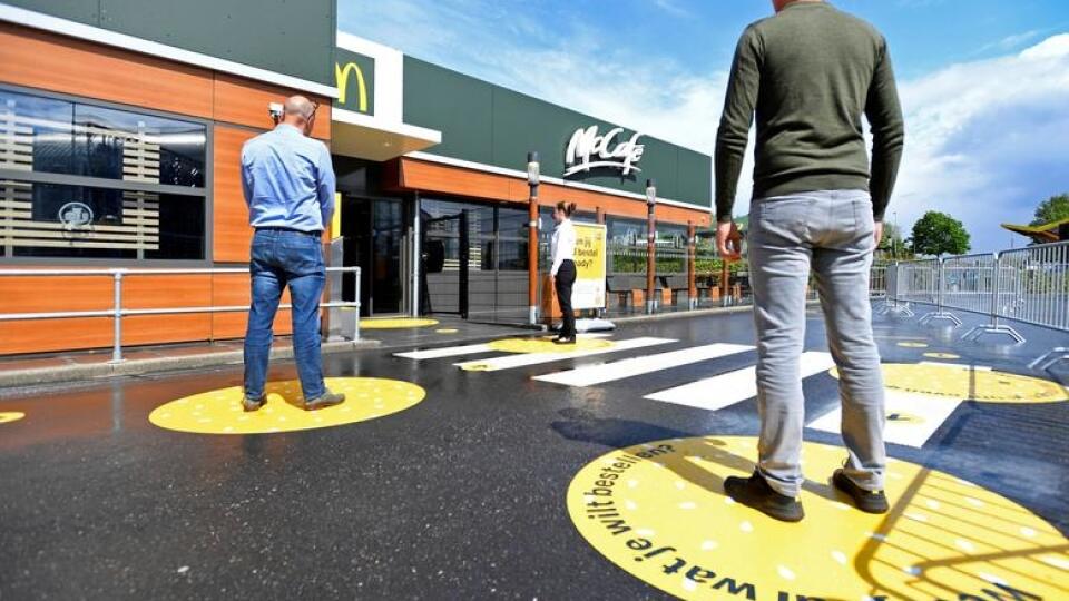 Nový koncept reštaurácie McDonald's, ktorý reaguje na pandémiu koronavírusu