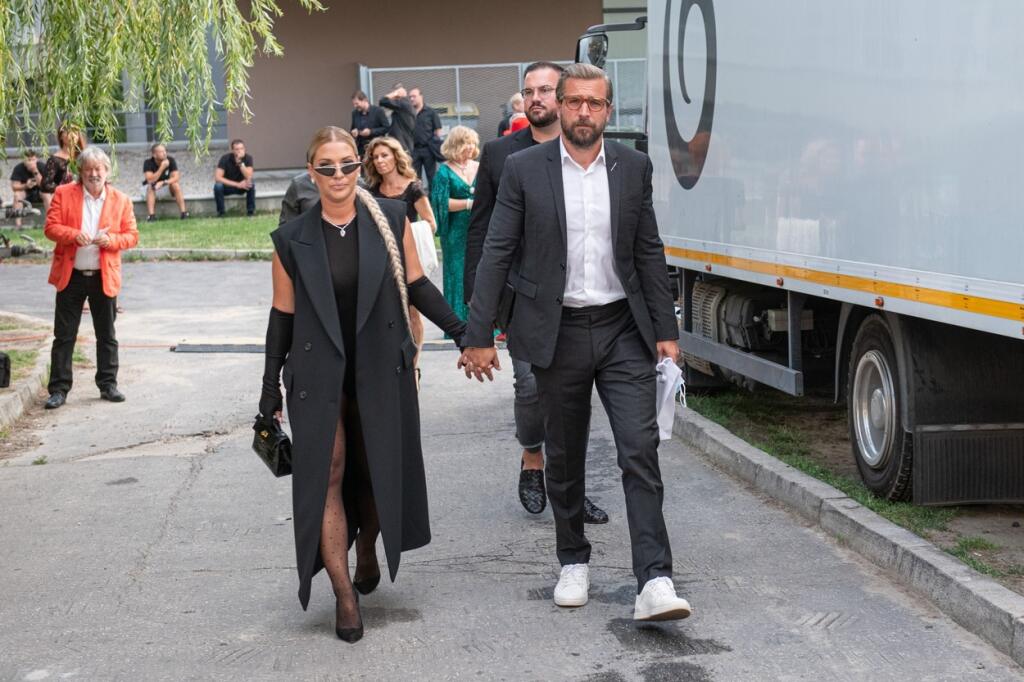Cibulková bola na galavečere neprehliadnuteľná. Bývalá tenistka sa objavila v odvážnom outfite, v kombinácii s luxusnými šperkami, ktoré mala na sebe, boli pochopiteľne všetky oči na nej.
