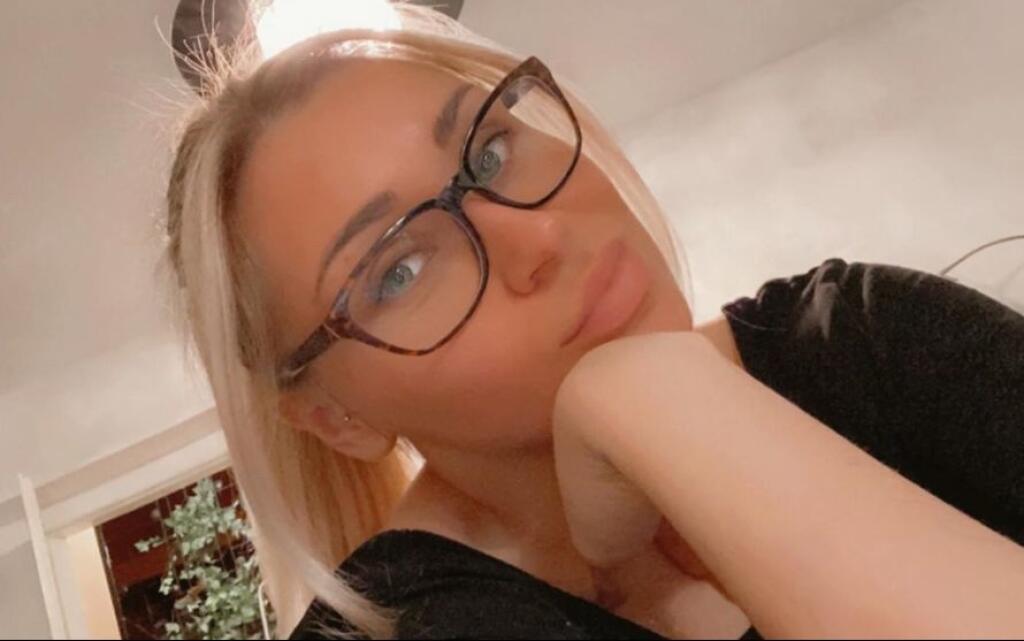 Krásna tvár je len doplnkom celkové vzhľadu a okrem to vie Simona aj strieľať góly. Naposledy sa o tom na vlastnej koži presvedčili hádzanárky susedného Rakúska.