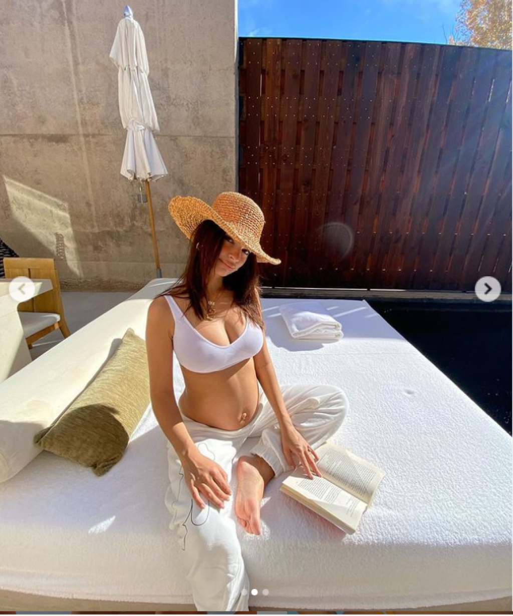 Tehotná modelka Emily Ratajkowski.