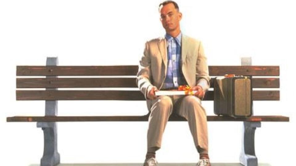 Forrest Gump v podaní Toma Hanksa, najznámejší filmový hlupák.