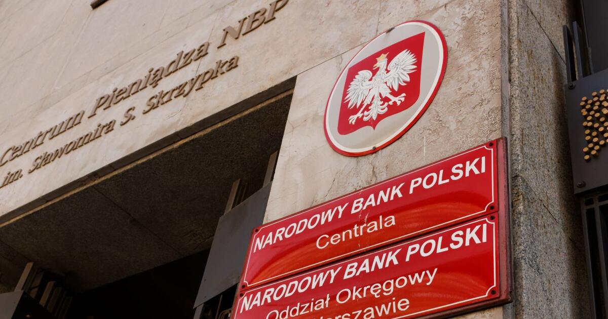 Banki Węgier i Polski oraz podnoszą stopy procentowe
