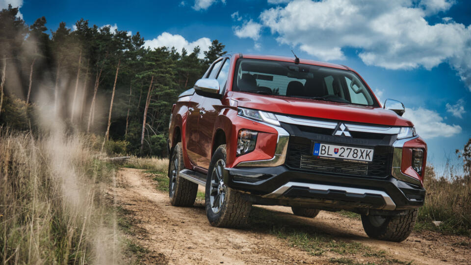 Mitsubishi L200 Instyle DI-D 4WD 6AT.