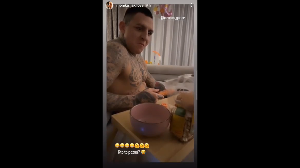 Videl v nej však ten zámer a práve preto sa na záver nezdržal úsmevu, ktorý venoval svojej láske.