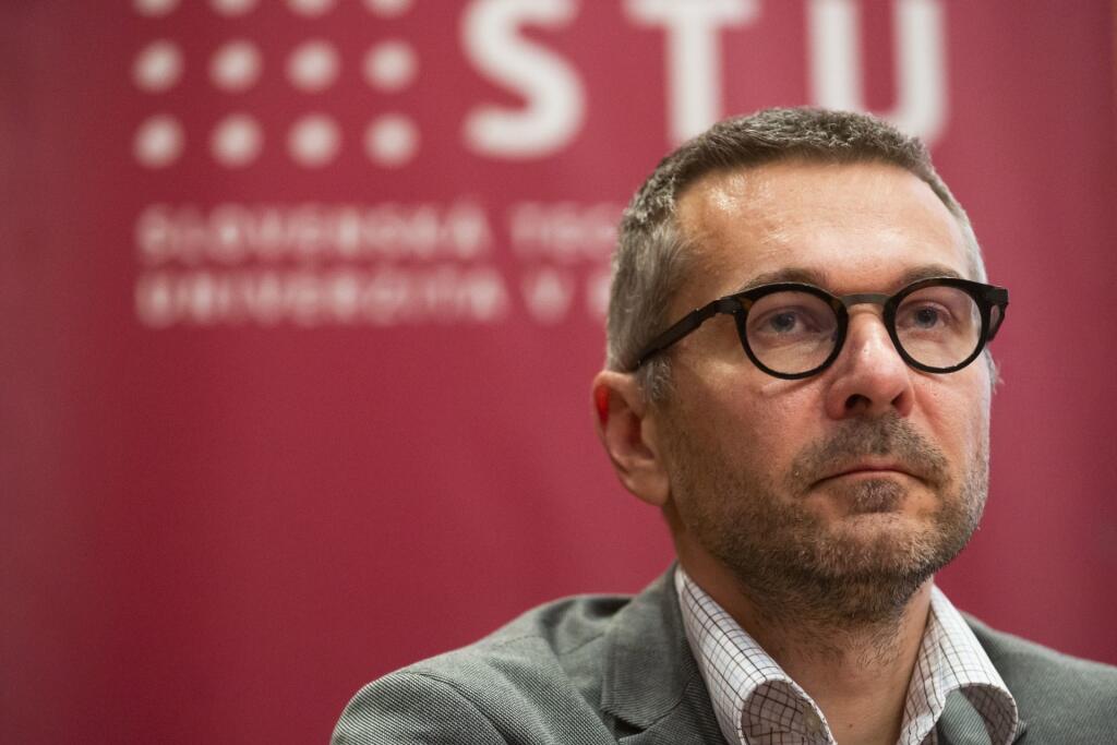 SR STU Bieliková návrat BAX