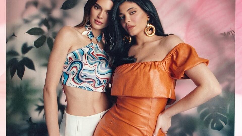 Kendall a Kylie navrhli ďalšiu limitovanú kolekciu kabeliek