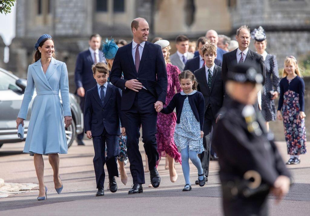 Vojvodkyňa Kate a princ William vzali svoje deti na bohoslužbu. Krásne sa zladili, pristalo im to spolu. Rodinka ako zo žurnálu!