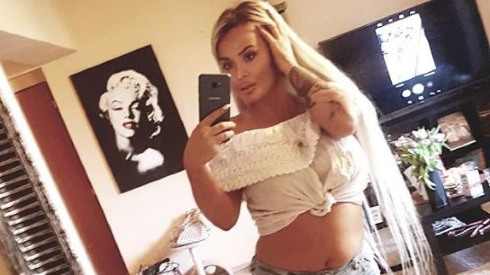 Blondínka ukázala pribratú postavu.
