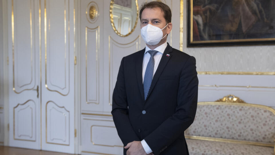 Na snímke predseda vlády SR Igor Matovič pred prijatím u prezidentky SR Zuzany Čaputovej v Prezidentskom paláci 16. marca 2021 v Bratislave. FOTO TASR - Pavel Neubauer