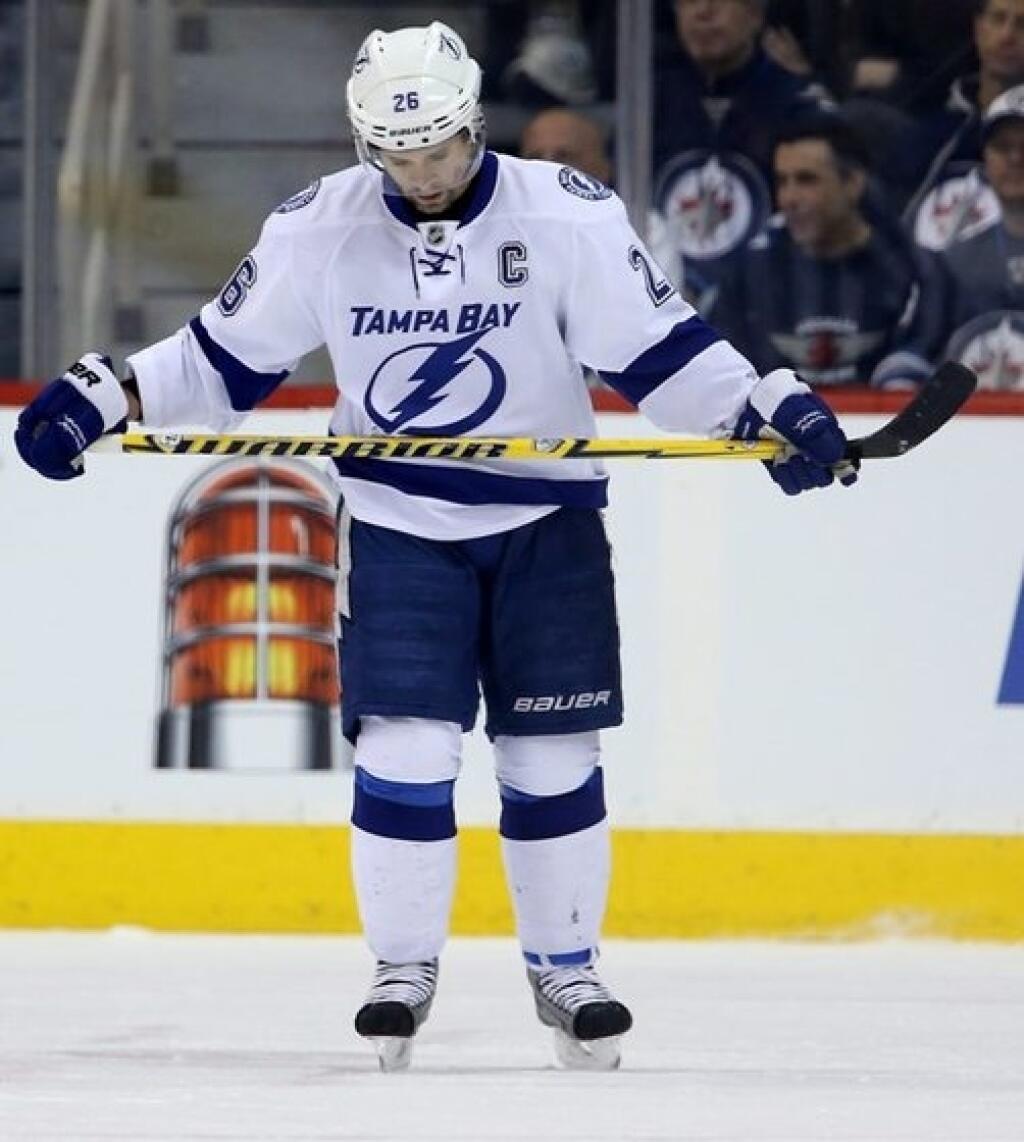 Hlavný tréner Montrealu Canadiens Martin St. Louis odohral v NHL dokopy 1241 zápasov, v ktorých nazbieral 1123 bodov za 433 gólov a 690 asistencií. Počas kariéry obliekal v zámorskej profilige postupne dresy Calgary Flames, Tampy Bay Ligntning a New Yorku Rangers, pričom v sezóne 2003/04 získal s Tampou Stanley Cup. Zaujímavosťou je, že nikdy nebol draftovaný.