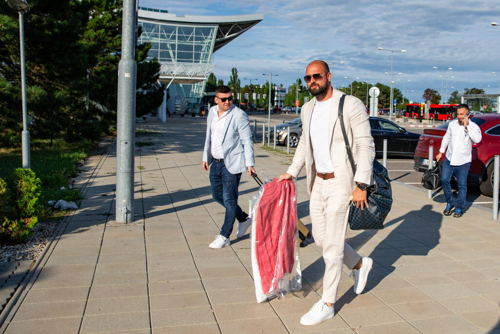 ŠK Slovan Bratislava počas odchodu na Gibraltar, kde sa stretne v 3. kole kvalifikácie v európskej lige s Lincoln red imps. Na snímke je Ivan Kmotrík ml..