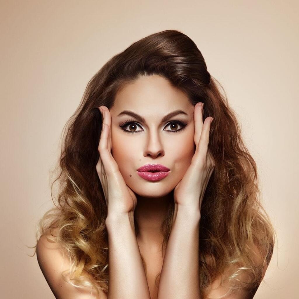 Lina Mayer (33)