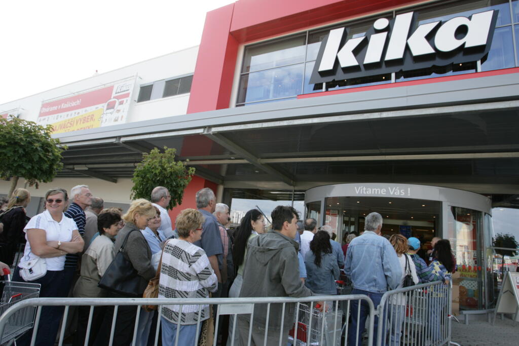 Otvorenie obchodného domu Kika v roku 2008