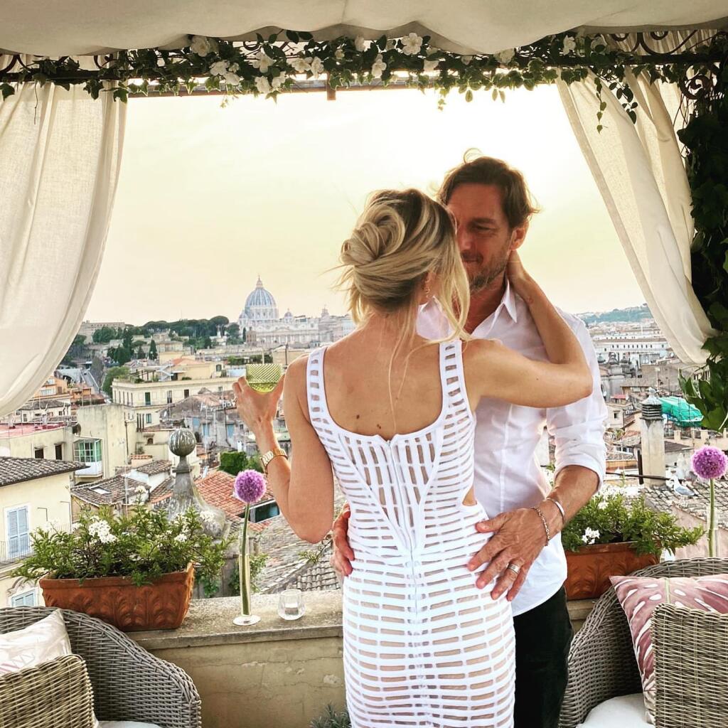 Totti rád preberie iniciatívu v posteli, ale Ilary často bolí hlava.