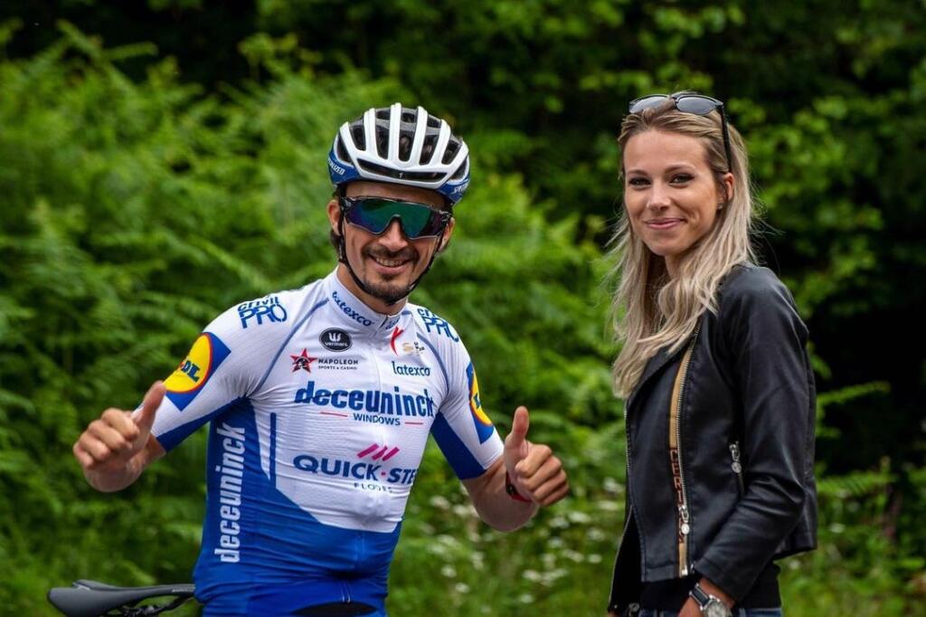 Julian Alaphilippe a Marion Rousseová tvoria pár už takmer dva roky, pričom plodom ich lásky je vysnívaný synček Nino, ktorý sa narodil v júni tohto roku.