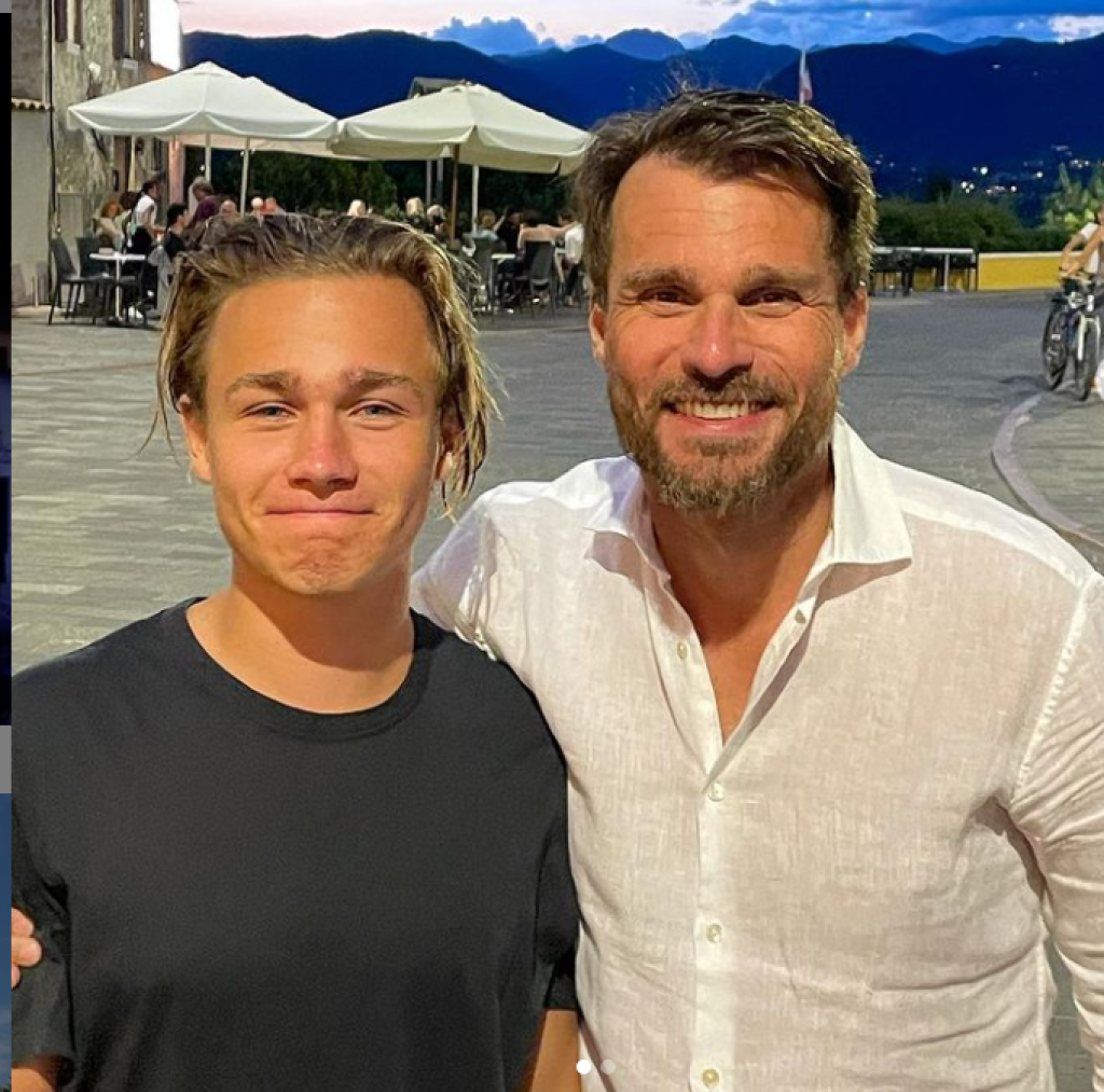 Zo vzťahu s bývalou manželkou Monikou má dvoch synov. Jakub má už 15 rokov a mladší Matěj 11. Od roku 2018 je ženatý s ďalšou Monikou. Leoš priznal vo svojej rannej šou, že sa čoskoro stane otcom. Pokračovanie na ďalšej snímke.