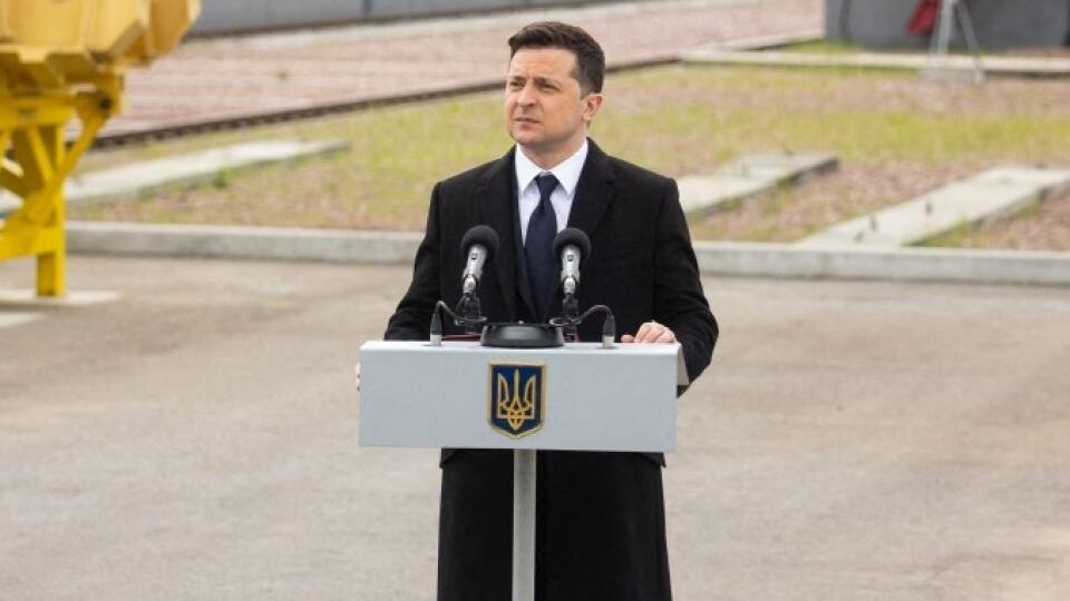 Ukrajinský prezident Volodymyr Zelenskyj v pondelok otvoril nové úložisko jadrového odpadu v Černobyle, kde presne pred 35. rokmi došlo k havárii v jadrovej elektrárni.