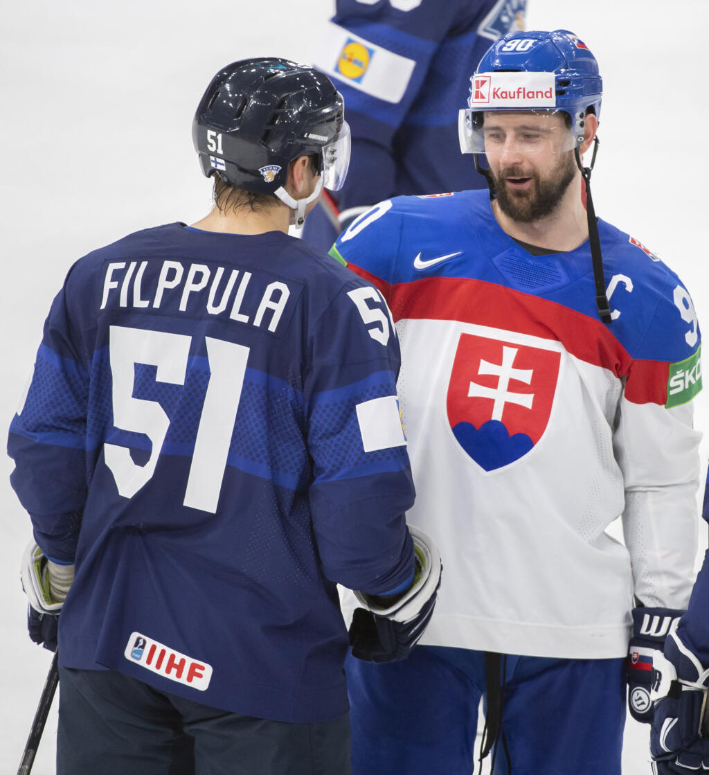 Slovenskí hokejisti podali proti Fínom skvelý výkon. Bohužiaľ, na postup nestačilo ani vedenie 2:0, napokon prehrali 2:4.