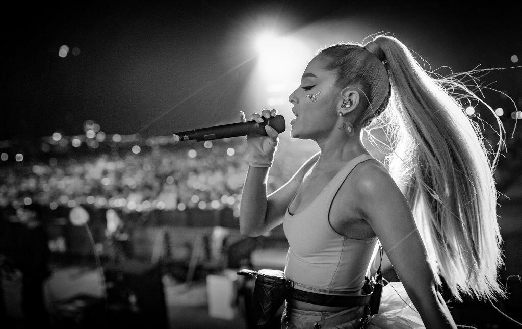 Ariana má vždy dokonalo upravenú hrivu.
