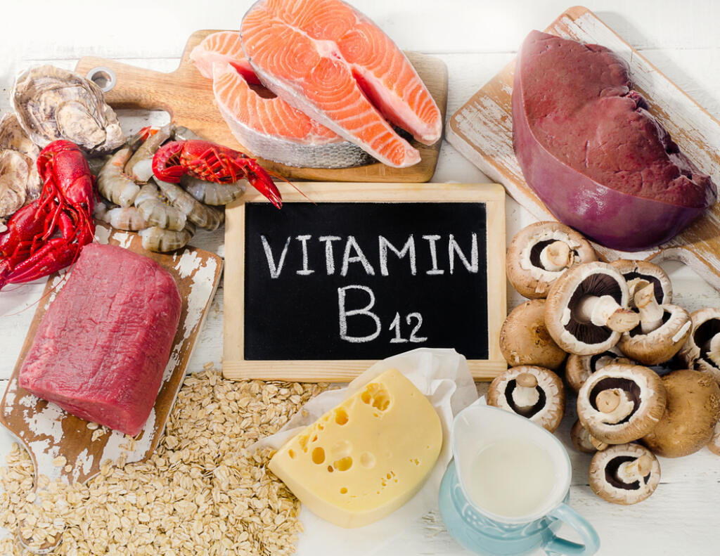 U ľudí s nedostatkom vitamínu B12 sa môžu vyskytnúť zápcha, únava, slabosť, nechutenstvo,
úbytok na váhe.
Vitamín B12 tak zjavne dokáže pomôcť pri odstránení zápchy a celkovom zlepšení trávenia, a to najmä v prípade, ak ho máte nedostatok. Nedostatkom vitamínu B12 trpia ľudia s anémiou, v dôsledku nevhodnej diéty alebo pri problémoch organizmu absorbovať tento vitamín.