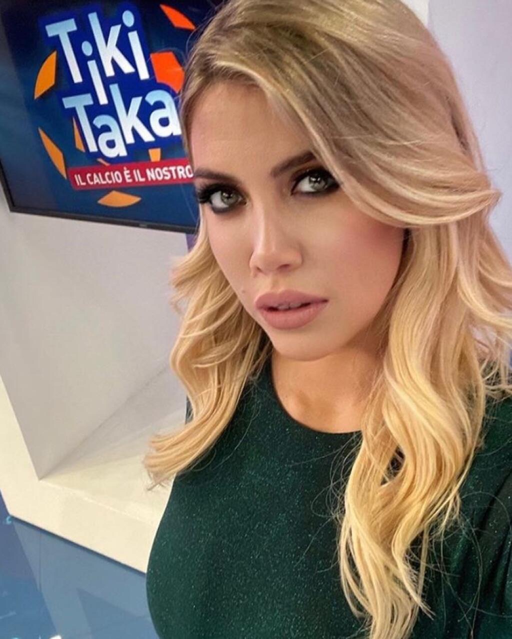 Sexi modelka a manželka futbalistu PSG Wanda Icardi.