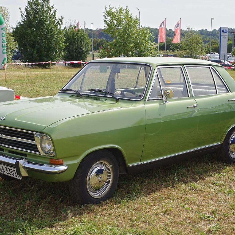 Výroba tohto modelu bola ukončená v roku 1993, neskôr ho nahradil Opel Astra