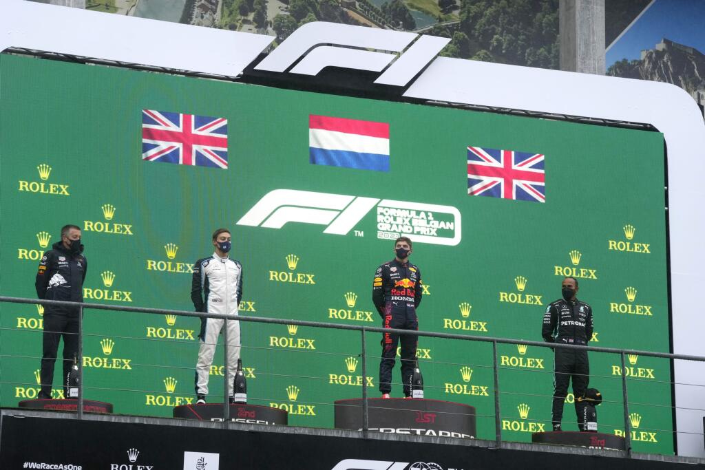 Max Verstappen vyhral VC Belgicka napriek tomu, že jazdci odjazdili jediné kolo.