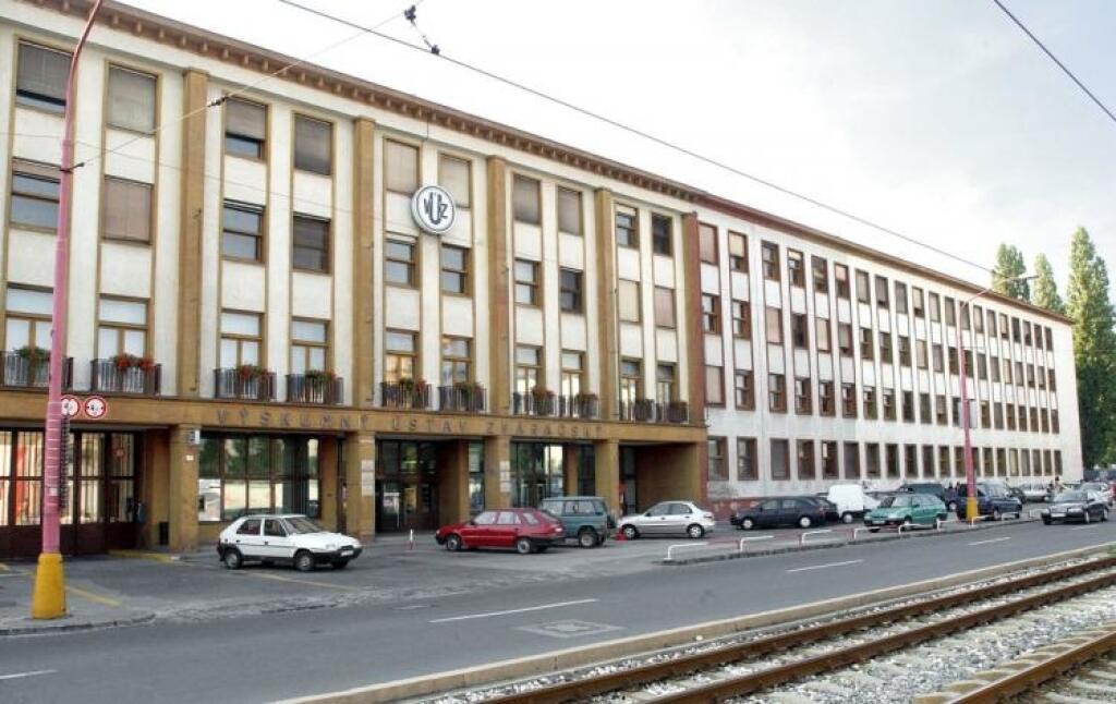 Ministerstvo sa už sťahuje do „zváračáku“. Pozrite si, ako vyzerá po rekonštrukcii