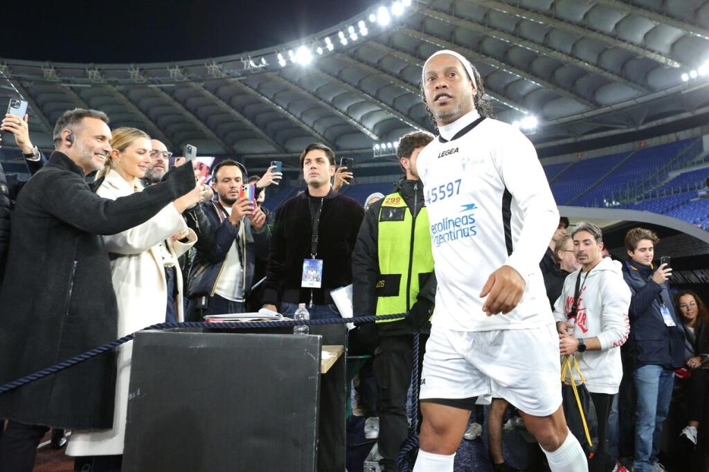 Na zápase si zahral aj slávny Ronaldinho.