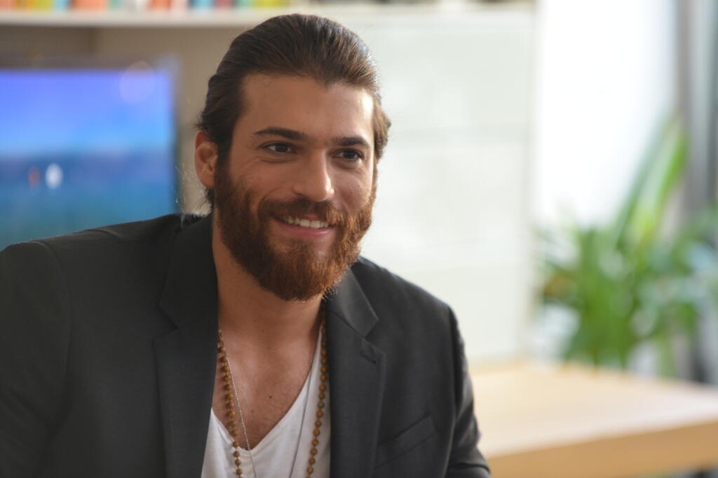 Can Yaman zo seriálu S hlavou v oblakoch