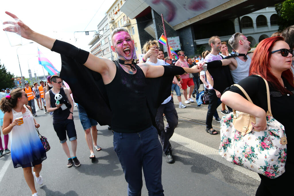 Regióny: Dúhový Pride - tradičný dúhový pochod v centre Bratislavy za práva homosexuálov.