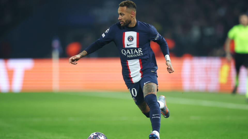 Neymar - Brazílsky futbalový virtuóz patrí k najlepším futbalistom posledného desaťročia. Vedenie PSG sa otvorene vyjadrilo, že by Neymara kľudne nechali odísť a práve United prejavil záujem o brazílskeho mága.