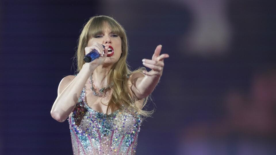 Americká speváčka Taylor Swift vystupuje počas koncertu v rámci turné The Eras Tour v stredu 7. februára 2024 v Tokiu.